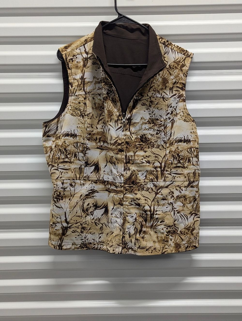 Dual Sided Y2K Neutral Safari Print/ Brown Zip Up Vest Chicos Zenergy